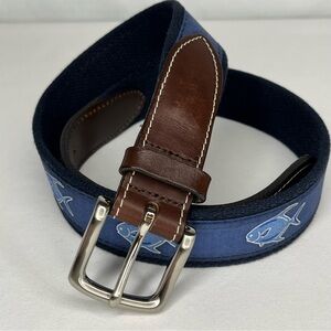 Vineyard Vines Blue Fish Canvas Club Belt. Size 30. Leather & Solid Brass